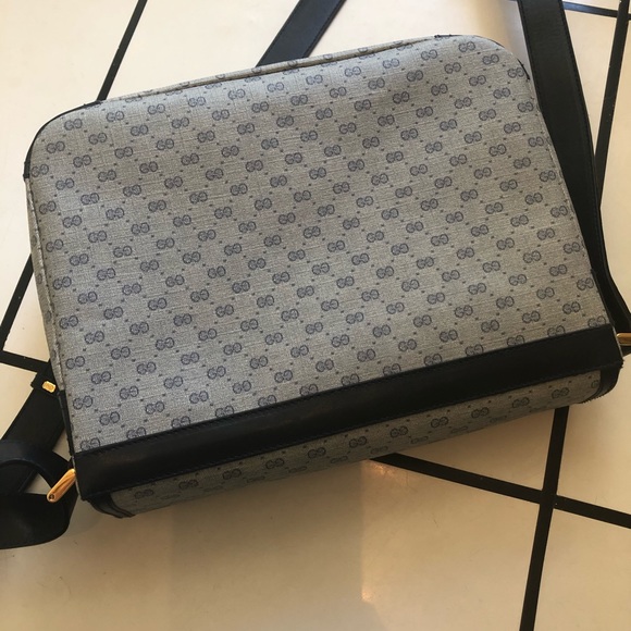 Vintage Gucci Monogram Crossbody Bag Navy - Picture 3 of 8
